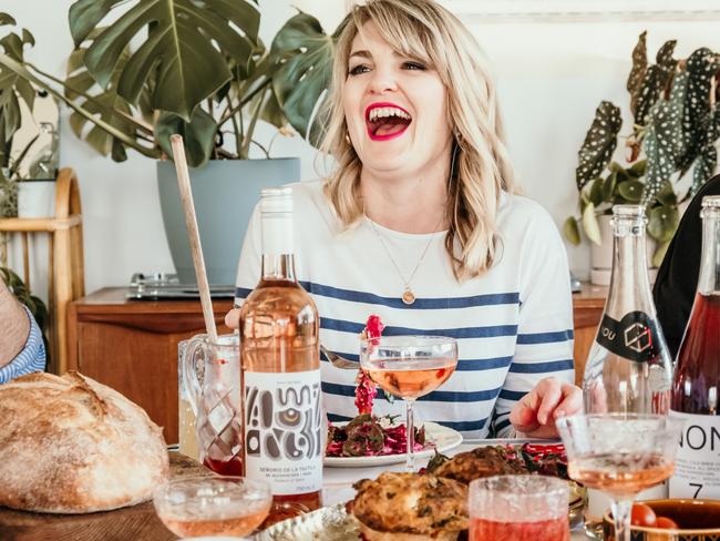 Amy Armstrong, who gave up alcohol, describes herself as a passionate non-drinker and a sober socialite. She also runs the website, Dry but Wet.