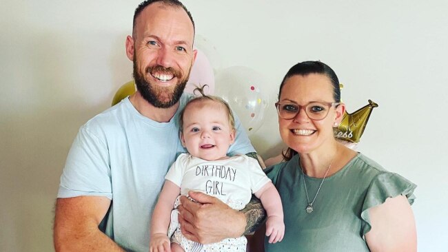 Kevin Middleton and Jessica Van Nooten with their daughter Alba. Source: Instagram.