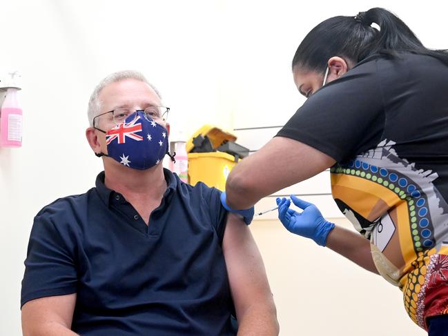 SYDNEY, AUSTRALIA - NewsWire Photos,NOVEMBER 19, 2021: Prime Minister Scott Morrison receives his Covid-19  booster shot at the Kildare Road Medical in Blacktown.( POOL via NCA NewsWire)Picture: NCA NewsWire / Jeremy Piper