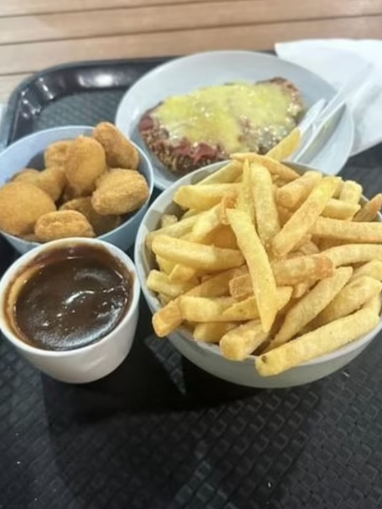 The mum ordered a bowl of chips, a chicken parmigiana, a bowl of nuggets, a side of gravy and two small drinks. Picture: Facebook