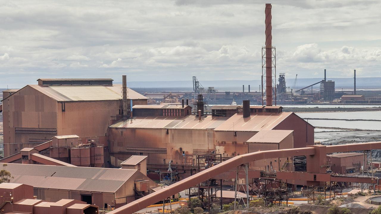 Huge Aussie steelworks close to collapse