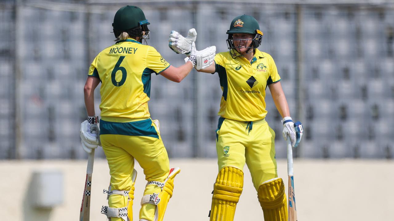 Beth Mooney and Alyssa Healy during the match-winning opening stand. Picture: Abhishek Chinnappa/Getty Images