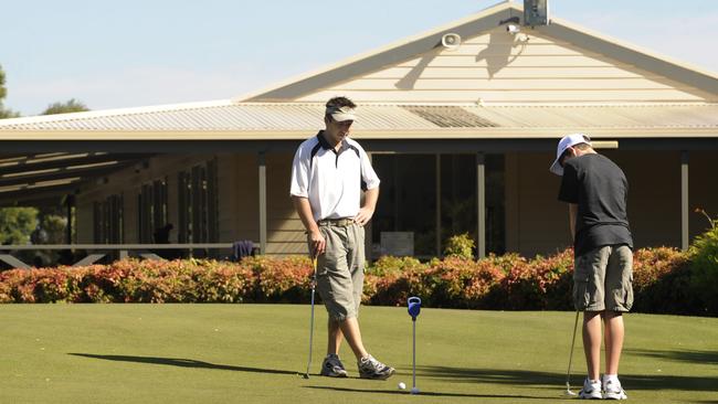 Golfers want Maroondah Council to leave Croydon’s Dorset Golf Course as an 18-hole course.