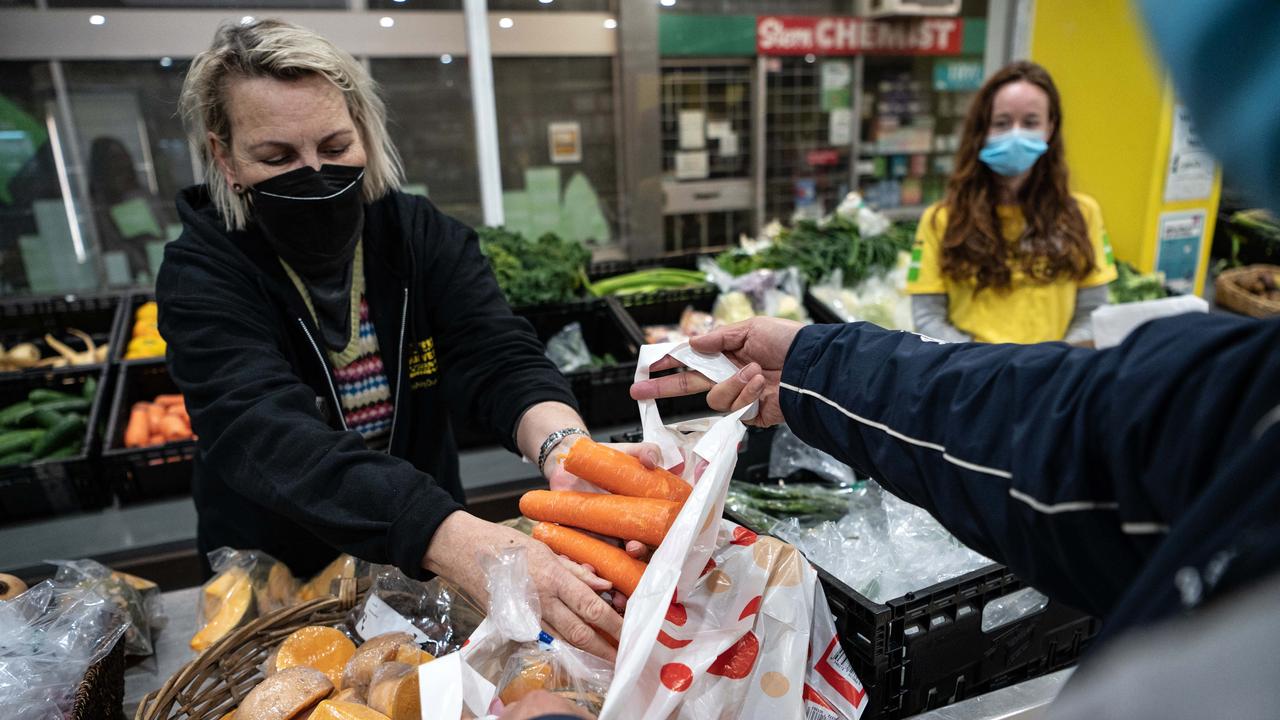 Customers can choose from a selection of fresh produce and pantry products. Picture: NCA NewsWire / Flavio Brancaleone.