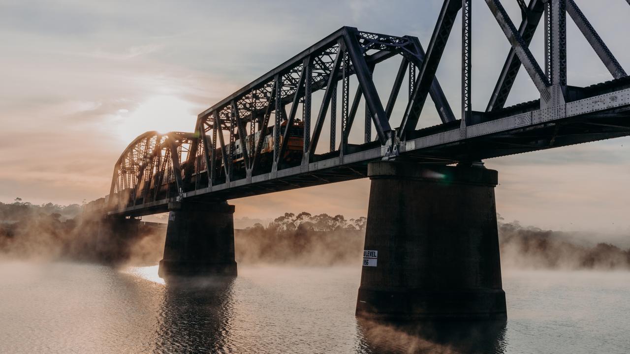 The Murray Bridge rail bridge crossing the River Murray on a cool morning. Picture: Jacob Jennings