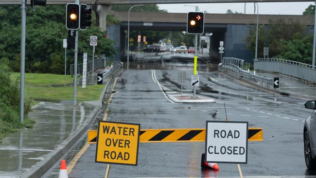 Continuing road closures around greater Brisbane are creating chaos on roads for the second consecutive day. Picture: Brad Fleet