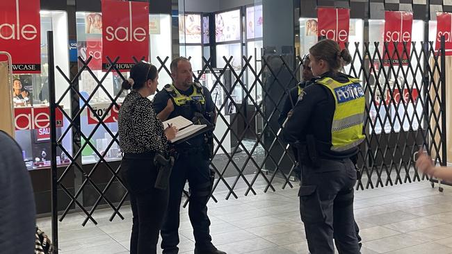The Bendigo Marketplace briefly went into lockdown after an alleged would-be burglar was tackled during an attempted jewellery heist.