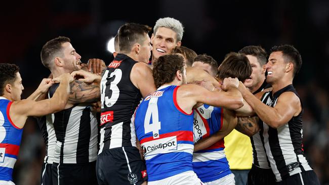 Players remonstrated after the high shot. (Photo by Dylan Burns/AFL Photos via Getty Images)