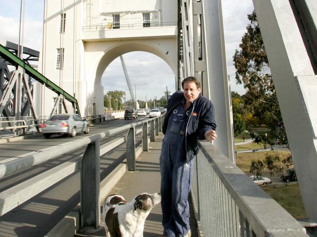 Most people have a story about the bridge, such as Guy Clixby and his dog Max who lived in the pier’s Graceville side.