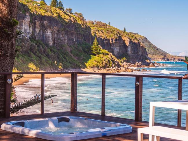 The Coalcliff home makes the most of its glorious location.