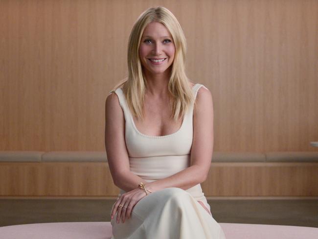 SEX, LOVE & GOOP. GWYNETH PALTROW in SEX, LOVE & GOOP. Cr. Courtesy of NETFLIX/Netflix Â© 2021