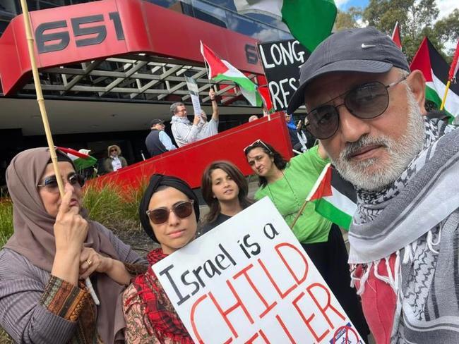 Greens candidate for Manningham Council Deepak Joshi holding sign saying 'Israel is a child killer' on his Facebook.