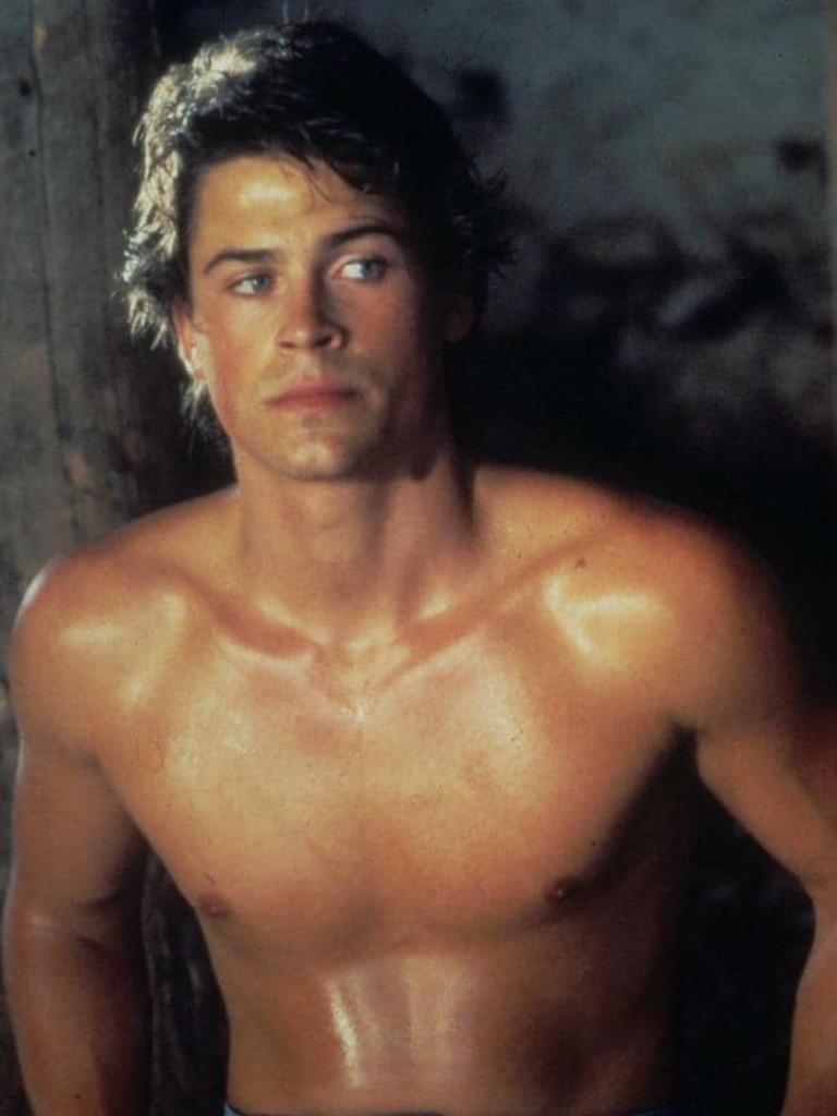 Rob Lowe Marks 33 Years of Sobriety With Shirtless Selfie