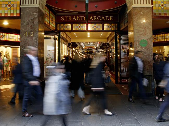 SYDNEY, AUSTRALIA - NewsWire Photos AUGUST 6, 2024: Lunchtime shopping crowds pass the Strand Arcade in George street,  Sydney.    RBA to release its quarterly assessment of current economic and financial conditions as well as the outlook that the Reserve Bank Board considers in making its interest rate decisions. Picture: NewsWire / John Appleyard