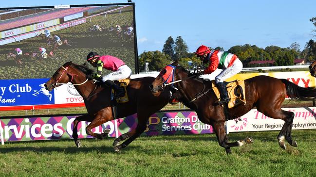 Boyles, ridden by Allan Chau and trained by Scott Henley, has charged home to victory at the 2021 Maclean Bowling Club Maclean Cup.