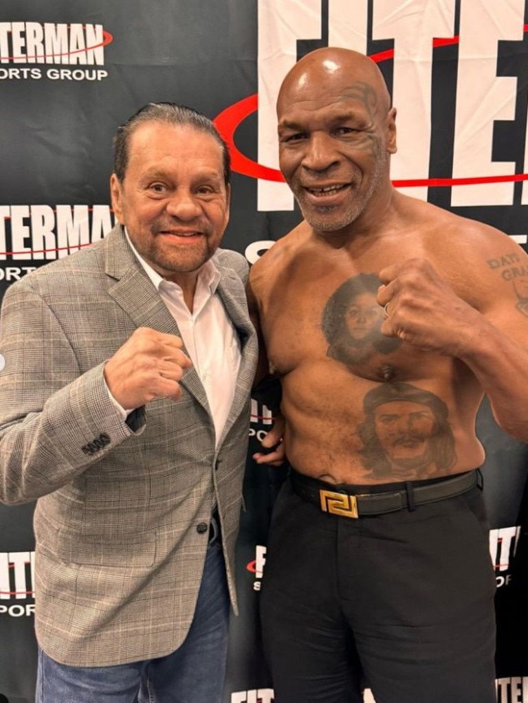 Tyson with boxing legend Roberto Duran. Photo: Instagram