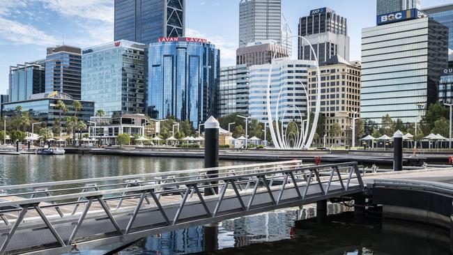 Visiting Perth seems almost impossible these school holidays for all Victorians — with all visitors required to quarantine for 14 days. Picture: NCA NewsWire / Tony McDonough.