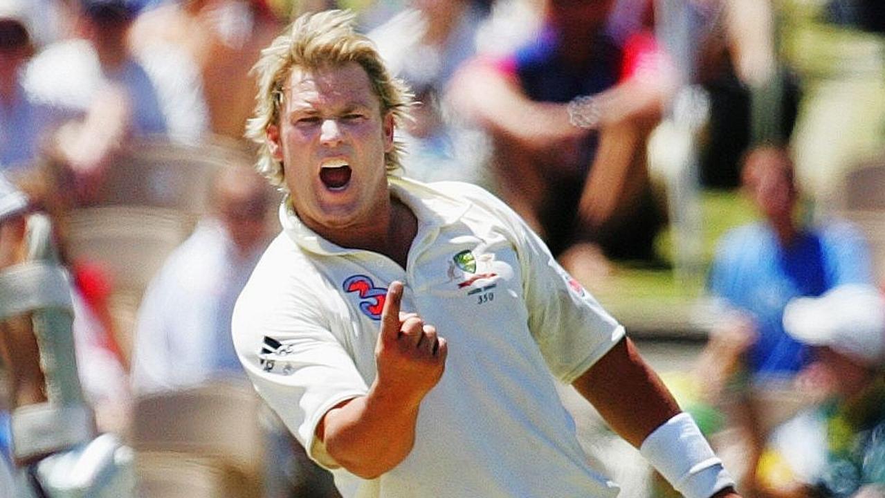 ASHES 06\07 CRICKET - ASHES - 5.12.06 - 2nd Test - Australia v England at the Adelaide oval. Shane Warne celebrates bowling Matthew Hoggard. pic. Phil Hillyard