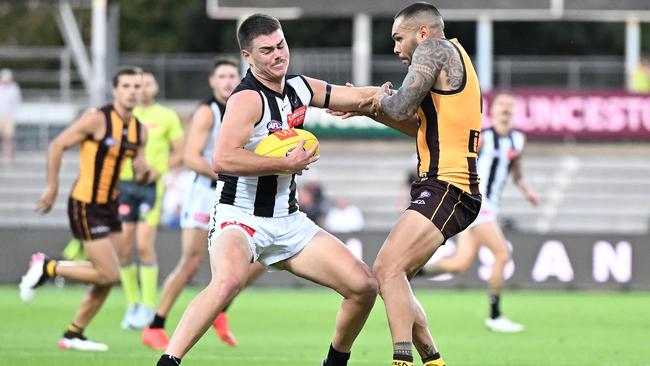 Josh Carmichael tries to shake Jarman Impey. Picture: Getty Images