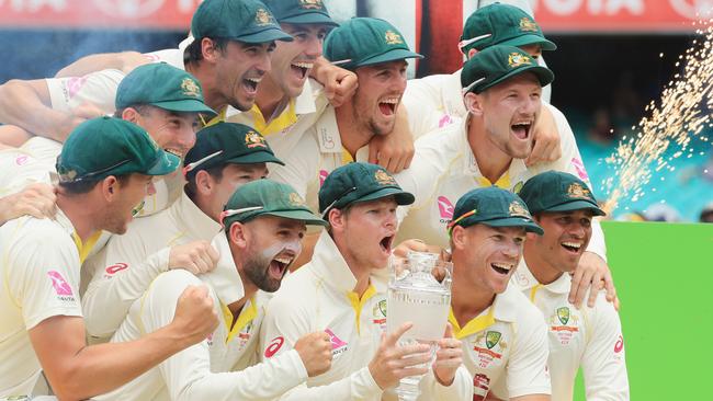 The Australians pose for a team photo after winning the Ashes during day five of the Fifth Test match in the 2017/18 Ashes Series.