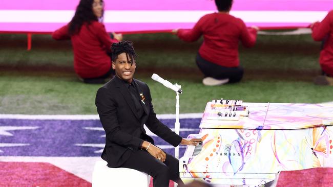 Jon Batiste performs the national anthem. Picture: Getty Images