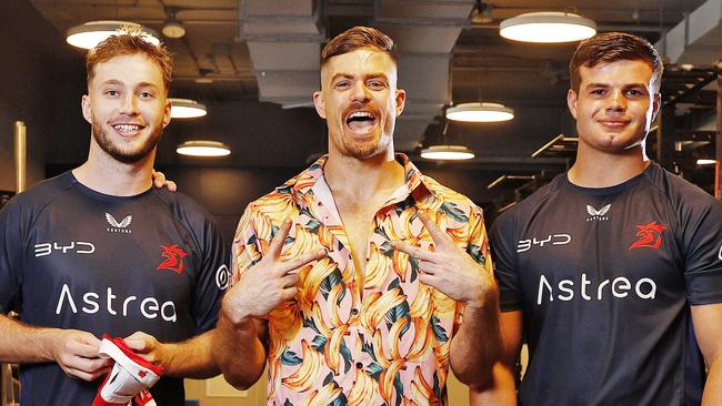 DAILY TELEGRAPH - 4.12.24Roosters fan and WWE wrestling star Grayson Waller meeting Sydney Roosters players this morning at Allianz Stadium. L to R, Egan Butcher, Sam Walker Grayson Waller, Blake Steep and Mark Nawaqanitawase. Picture: Sam Ruttyn