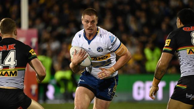 Shaun Lane surges forward in the qualifying final against Penrith. Picture: NRL Photos