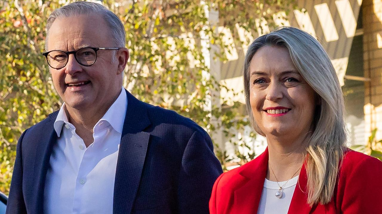 New clue on Albo’s wedding date