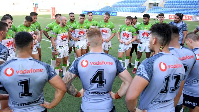 Josh Hodgson and the Raiders address Warriors players after their clash on the Gold Coast. Picture: Scott Davis/NRL Photos