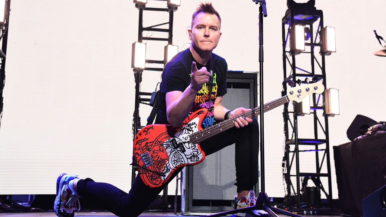 Blink 182 Bassist Mark Hoppus Announces Battle With Cancer Sky News Australia 2475