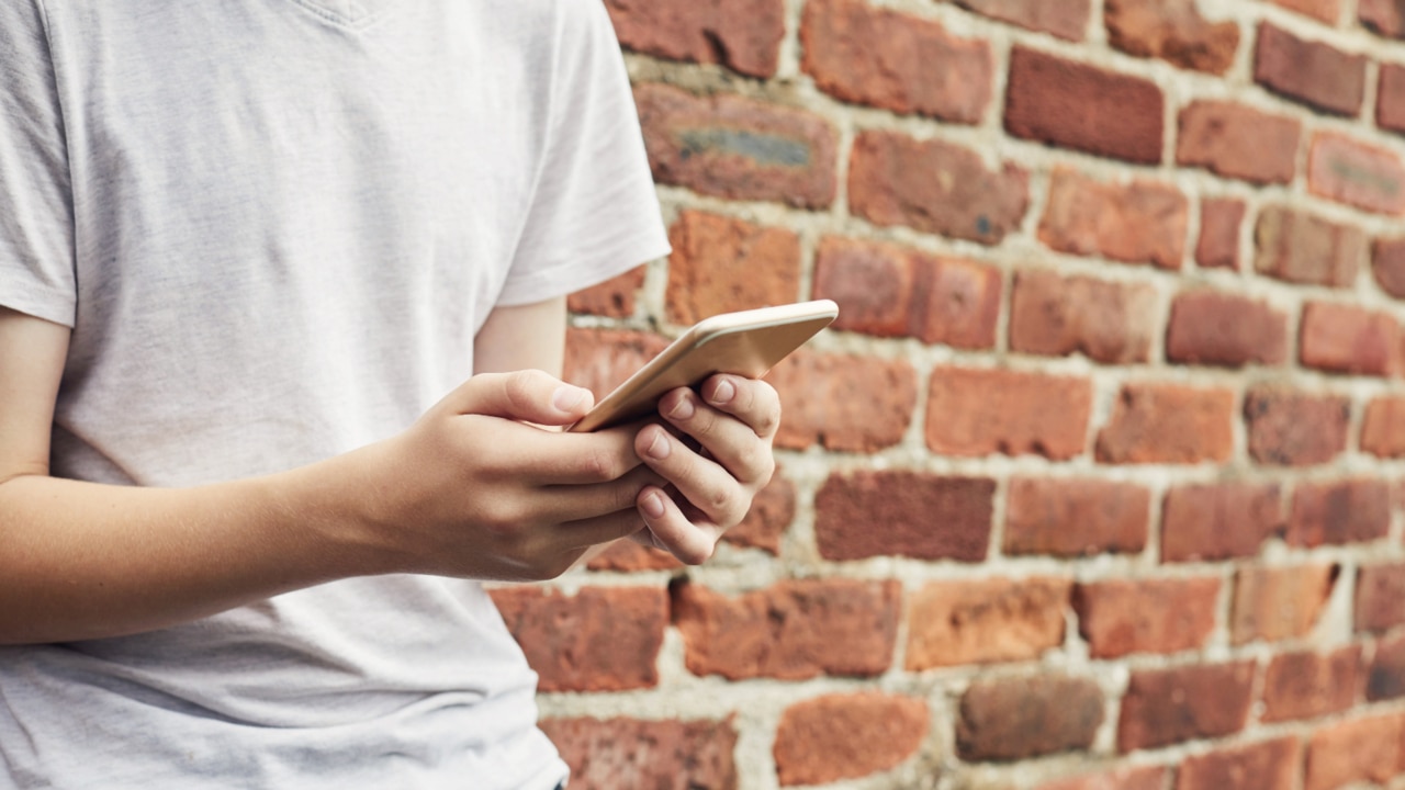 There should be a ‘regulatory guide rail’ to ensure mobile phone towers are maintained