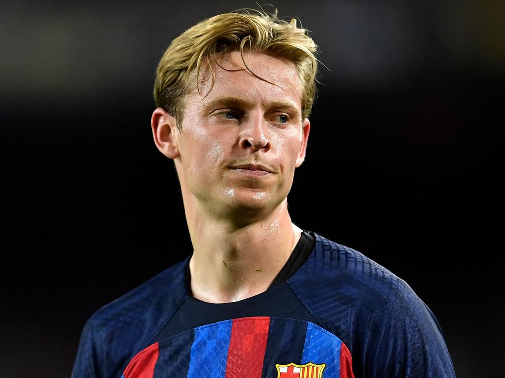 Barcelona's Dutch midfielder Frenkie De Jong reacts during the 57th Joan Gamper Trophy friendly football match between FC Barcelona and Club Universidad Nacional Pumas at the Camp Nou stadium in Barcelona on August 7, 2022. (Photo by Pau BARRENA / AFP)