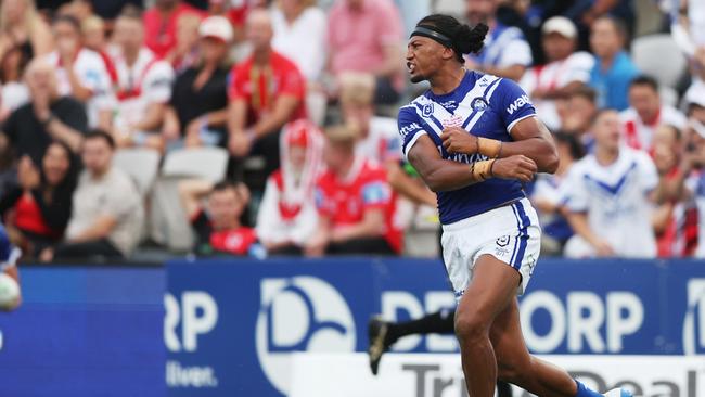 Sitili Tupouniua starred on debut for the Bulldogs with two second-half tries. Picture: Mark Metcalfe/Getty Images