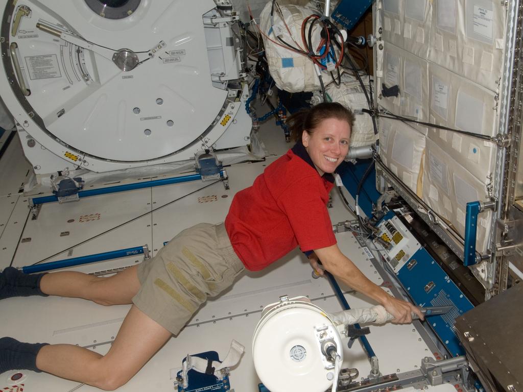 Astronauts may finally start cleaning their space underwear (with