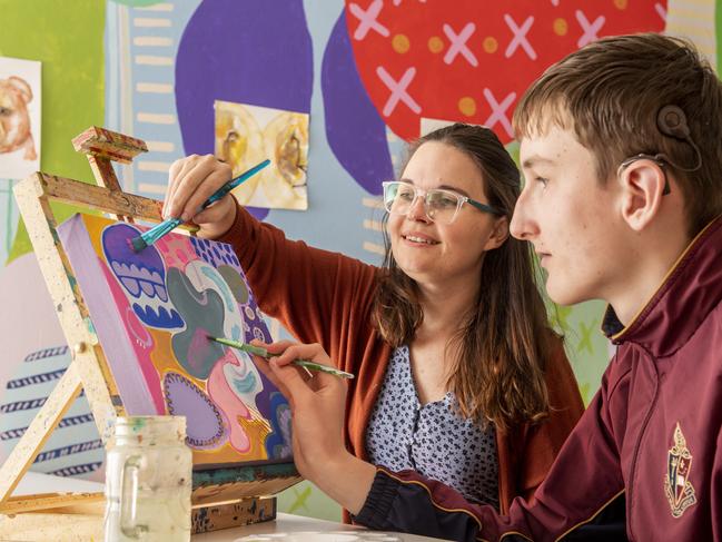 Heartfelt art: Deaf teenagers set to communicate through paint