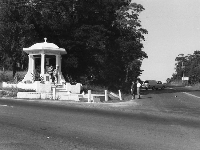 War Memorial in its original location on the corner of Terrigal Drive and The Entrance Road Erina in 1970. Picture: Central Coast Council Library/Gostalgia.