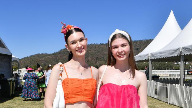 Ladies Day socials at Cluden. Jemma and Jessica Anderson. Picture: Evan Morgan