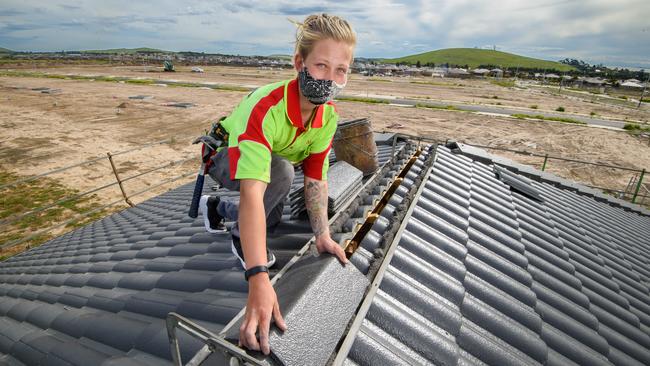 Roof tiler Stephanie Doidge. Picture: Jay Town