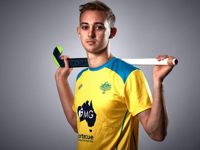 Mackay hockey star eyes off Olympics after coveted signing