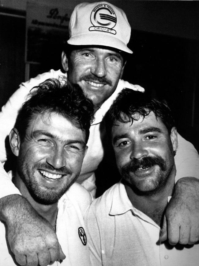 Border with teammates Geoff Marsh, left, and David Boon in 1990.