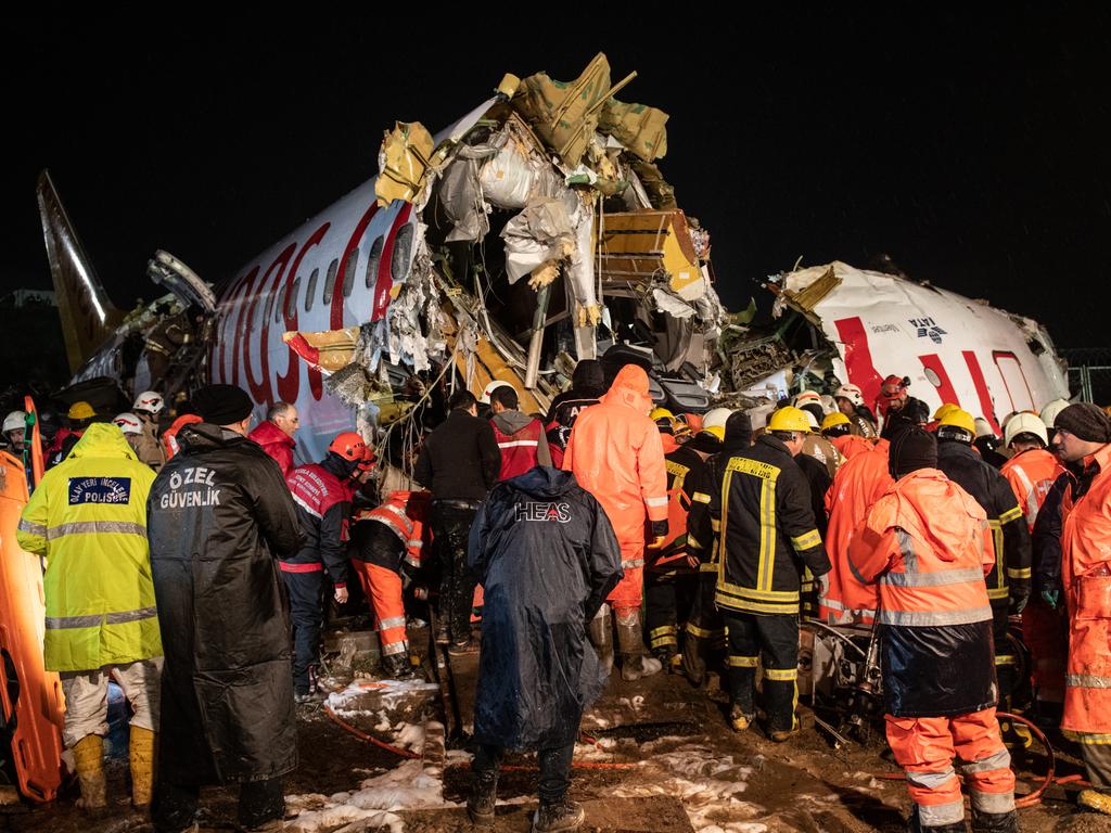 Istanbul plane crash: Crashes into three in Turkey | news.com.au ...