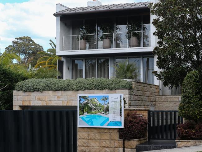 SYDNEY, AUSTRALIA - NewsWire Photos, SEPTEMBER, 28 2021: A view of a residential property with a For Sale sign in Mosman in Sydney's North Shore. As many as one-in-five home buyers are potentially borrowing more than six times their income, prompting the Treasurer to consider stepping in to crackdown on home loans.  Picture: NCA NewsWire / Gaye Gerard