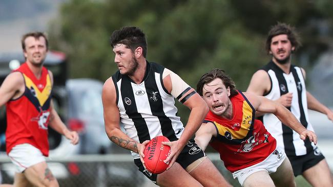 SFL football. Claremont V Dodges Ferry. Bayley Bester Claremont and Ben Richmond Dodges Ferry. Picture: Nikki Davis-Jones