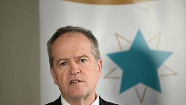 Government Services Minister Bill Shorten says Liberal MP Stuart Robert still has time to answer questions about his connection to Synergy 360. Picture: Lyndon Mechielsen/Courier Mail