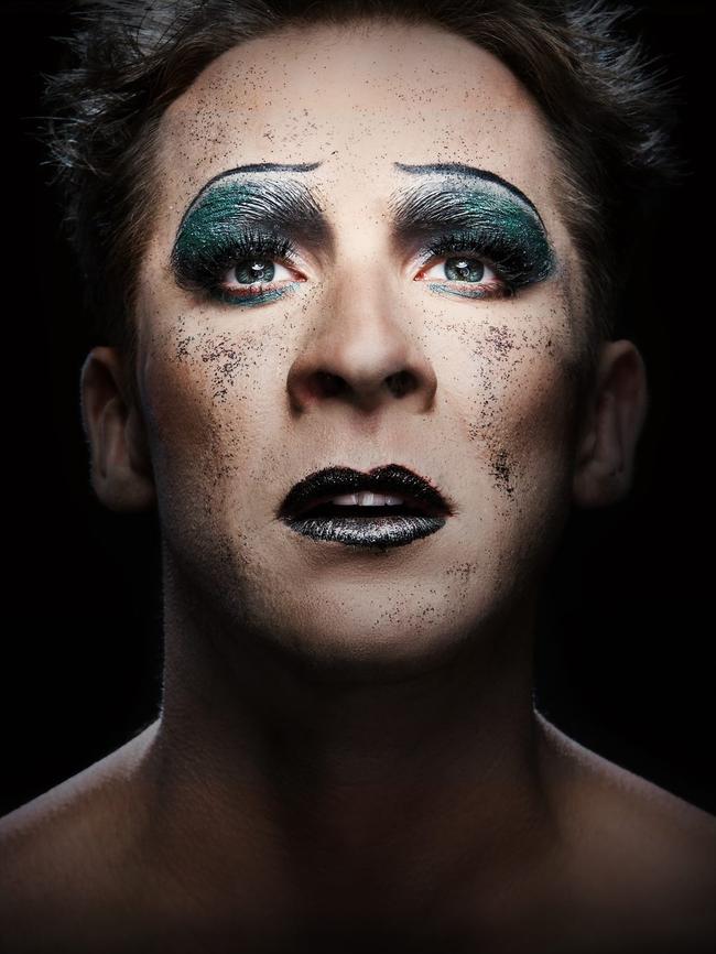 Hugh Sheridan as Hedwig.