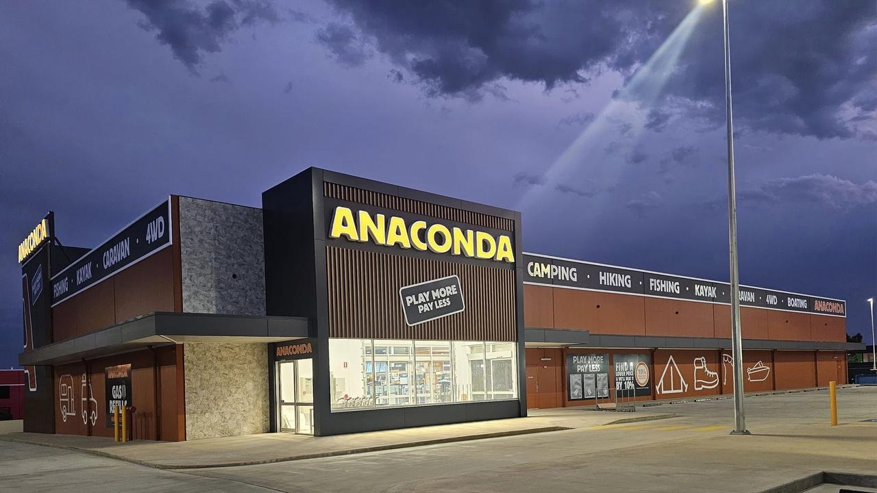 ‘How exciting’: Huge crowd expected as Anaconda makes Bundy debut