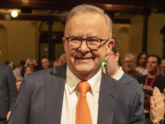 SYDNEY, AUSTRALIA - NewsWire Photos - JULY 27, 2024:  NSW Labor Conference held at Sydney Town Hall.Prime Minister Anthony Albanese arrives with partner Jodie Haydon. Picture: NewsWire / Simon Bullard.