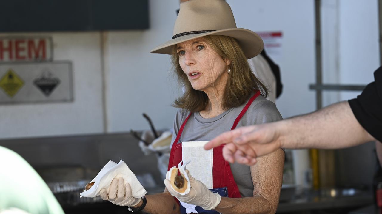 U.S. Ambassador Caroline Kennedy mans the sausage sizzle at a Canberra Bunnings ahead of the ‘Sh*tbox rally’. Picture: NCA NewsWire / Martin Ollman