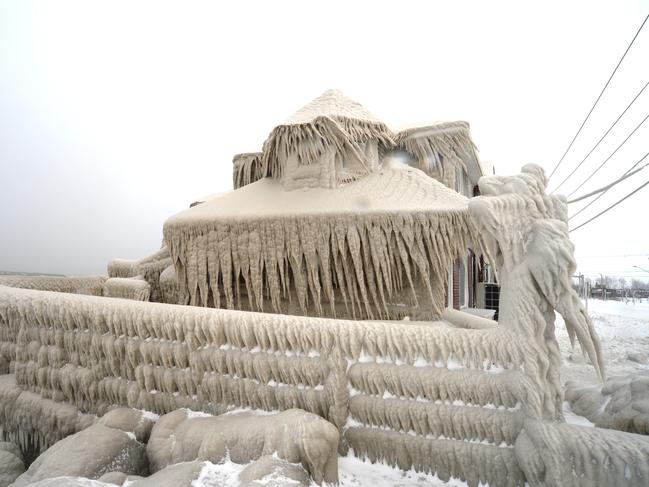 Ice covers Hoaks restaurant along the Lake Erie shoreline on December 24, 2022 in Hamburg, New York. Picture: John Normile/Getty Images