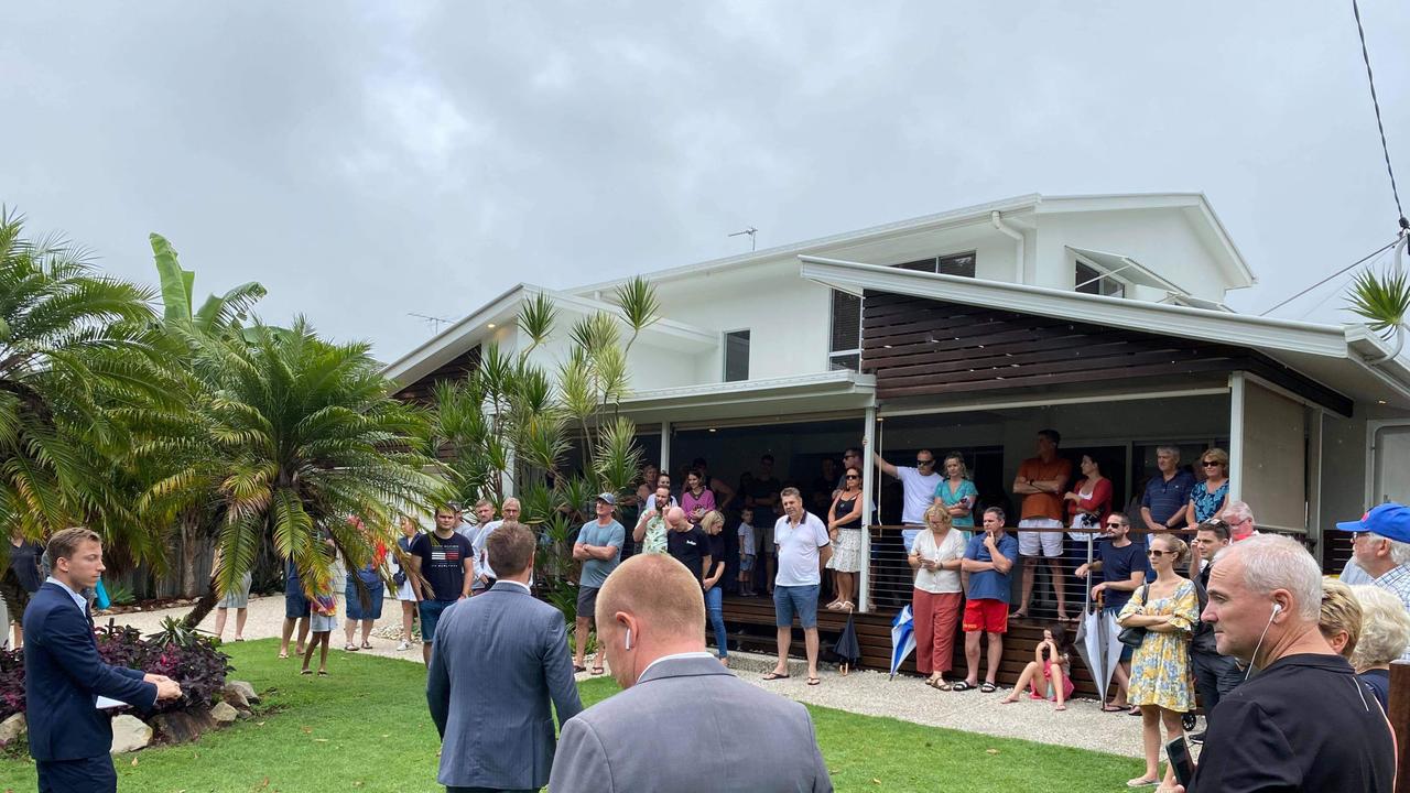 sunshine-coast-real-estate-32-homes-sell-in-auctions-this-weekend